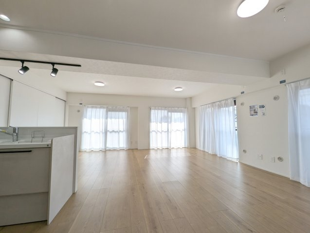 【居間・リビング】 |  ライオンズマンション香住ケ丘☆仲介手数料半額☆