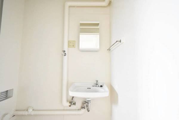 ビレッジハウス富山南2号棟の洗面所|ビレッジハウスの同一物件・同一タイプの間取りの写真です