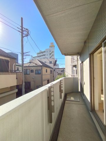 日神デュオステージ王子のバルコニー|心地よい風を取り込み、空間を緩やかに紡ぐバルコニー
