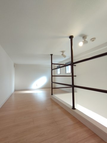 日神デュオステージ王子のその他|６畳ロフト。収納上手になれる、シンプル＆万能の1室