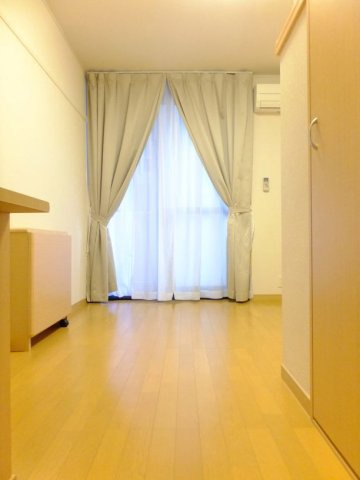 レオパレスアルス中央の居間・リビング