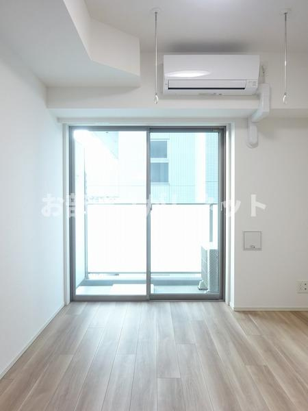 ＡＺＥＳＴ関内【おとり物件なし】#学生・社会人にオススメ！初期費用分割払いOK！の居間・リビング