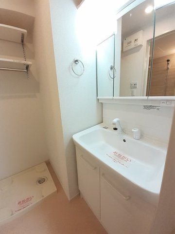 プラチナ　ブルーの洗面所