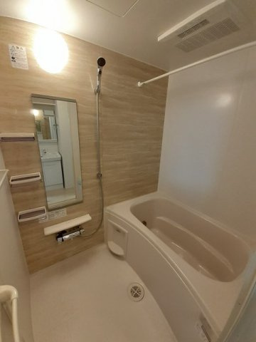 プラチナ　ブルーの浴室