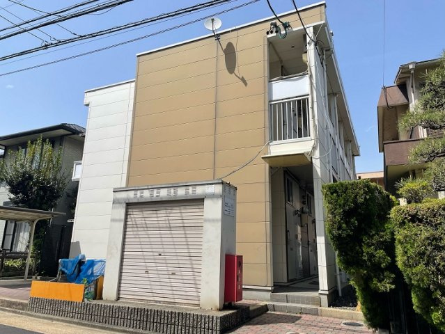 レオパレス茶屋ヶ坂の外観