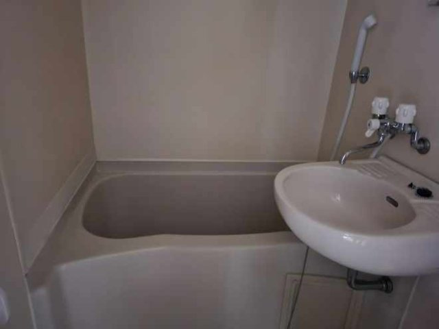 レオパレス岡崎第３の浴室|実際のお部屋と異なる場合がございます。