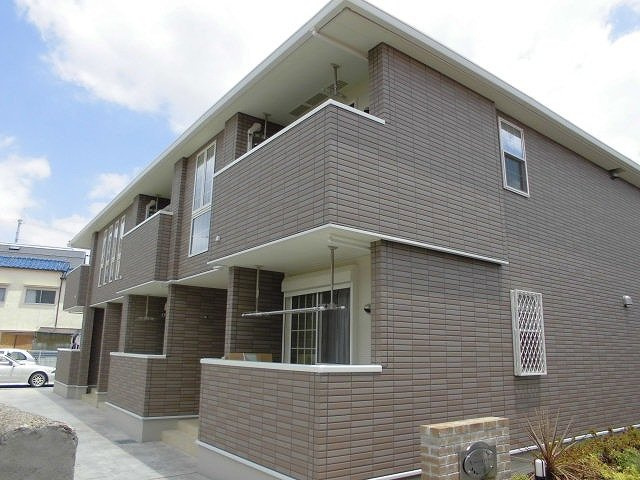 メゾン　セルバンの外観