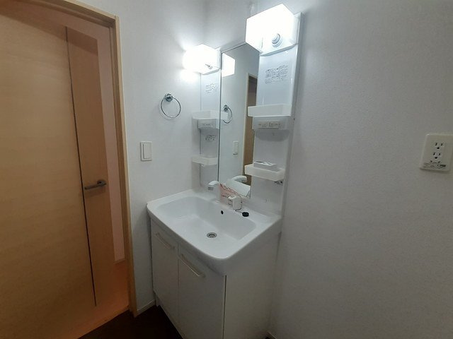 メゾン　セルバンの洗面所