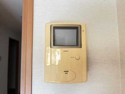 【内装】 | エルミタージュ | カメラ付インターホン