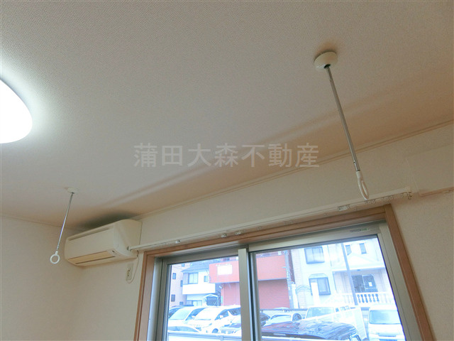 グリーンフォレストⅡの設備|エアコン　取外し可能な室内物干し付！