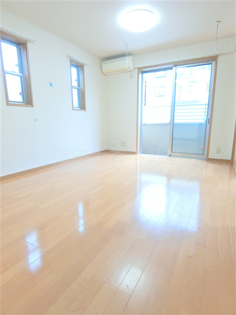 グリーンフォレストⅡの居間・リビング