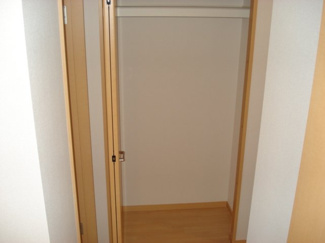 【内装】 | チェリーヒルズ | 廊下収納