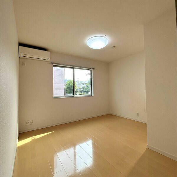 Ｌｅｓ　Ａｉｌｅｓ　Ⅲ（レ・ゼール３）の居間・リビング