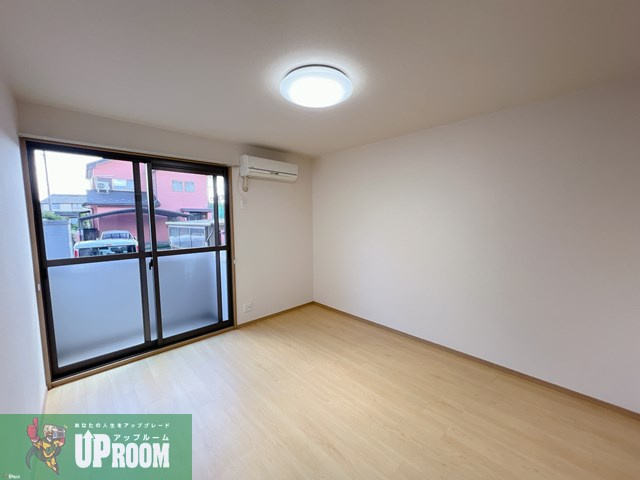 フォークローバーの居間・リビング