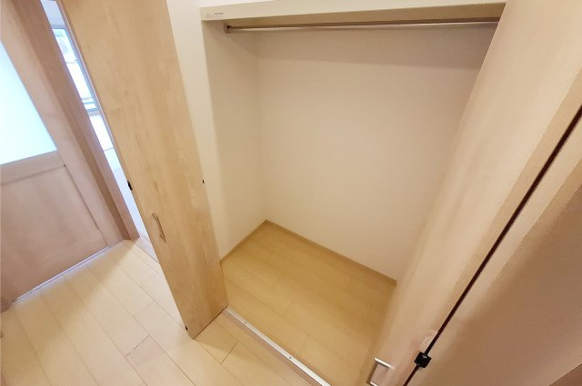 ヴューイスト泉ヶ丘の収納|廊下クローゼット：新調済み。