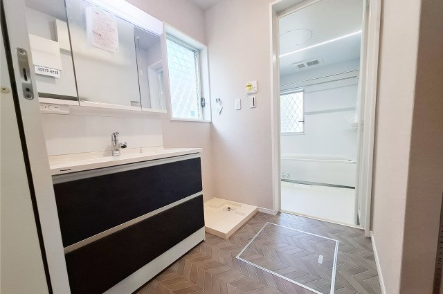 堺市南区美木多上の独立洗面台|洗面室：洗面化粧台を新調済み。