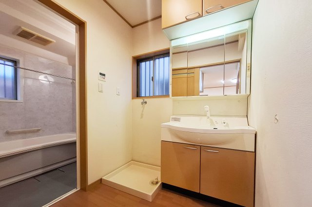 堺市中区深井中町の独立洗面台|洗面室