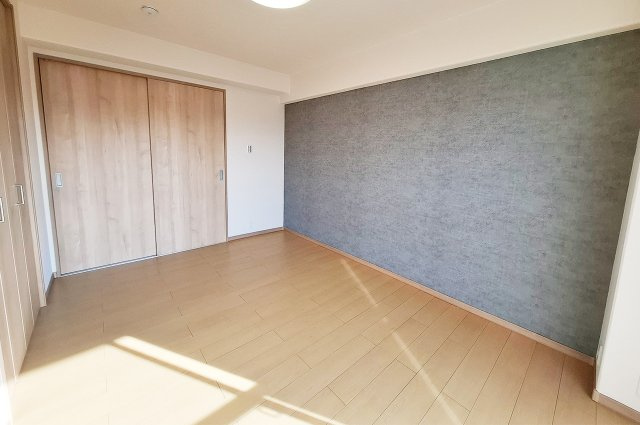 堺東グリーンハイツの子供部屋|洋室2：和室を洋室にリノベーションし、室内を一新しました。