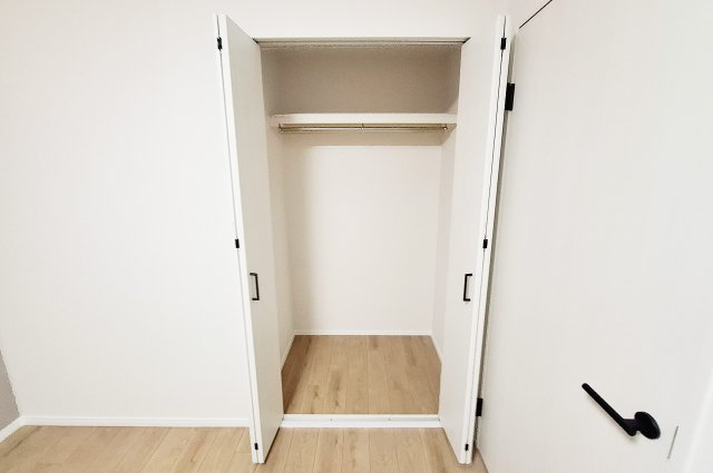 カルム堺B棟の収納|洋室1クローゼット：新調済み。