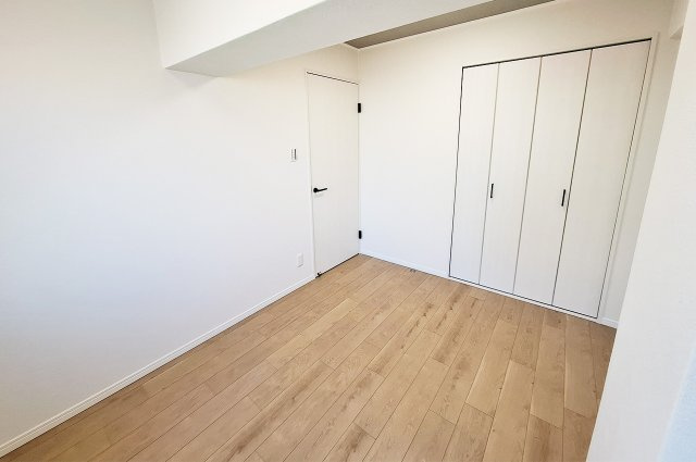 カルム堺B棟の子供部屋|洋室2