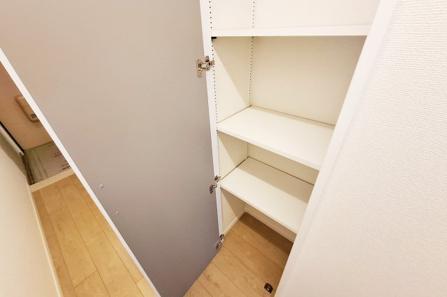 APAガーデンスプリングス鳳の収納|廊下：物入があり便利です。