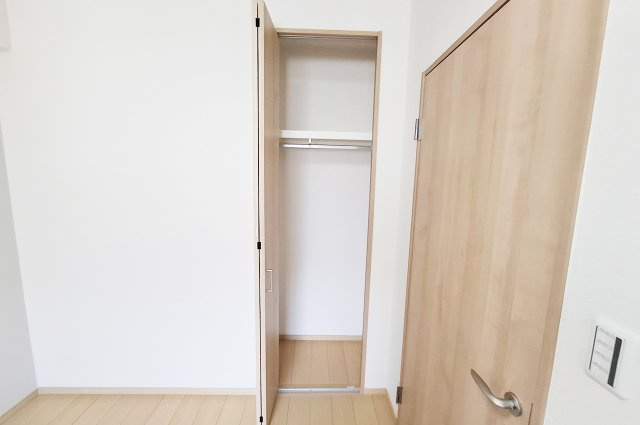 APAガーデンコート鳳西壱番館の収納|洋室2クローゼット：新調済み。