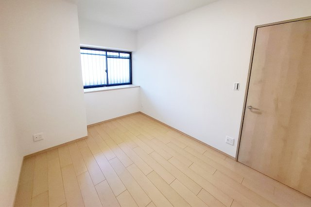 APAガーデンコート鳳西壱番館の洋室|洋室1：クロスやフローリングを貼替えるなどリフォーム済み。