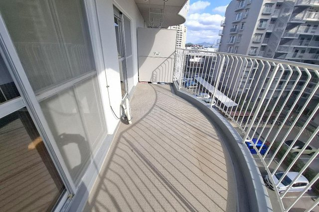 エバーグリーン金岡四号棟のバルコニー|バルコニーは南向きにつき、日当り良好です。