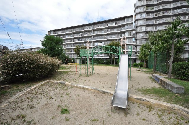 エバーグリーン金岡四号棟のその他|隣接公園（金岡町いちょう公園）