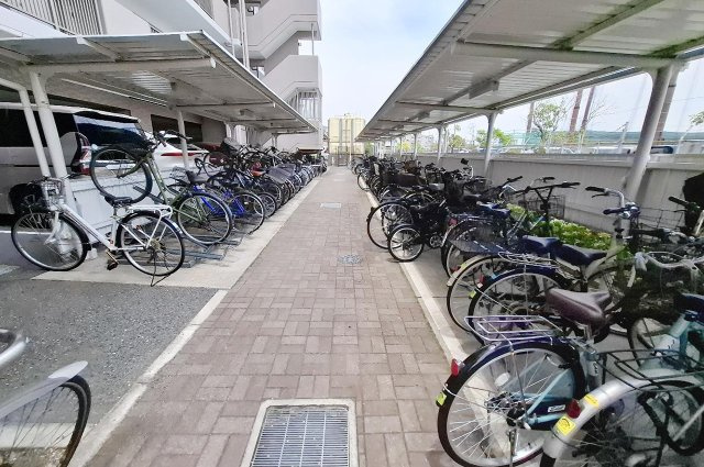 ルイシャトレ諏訪ノ森の駐輪場|駐輪場