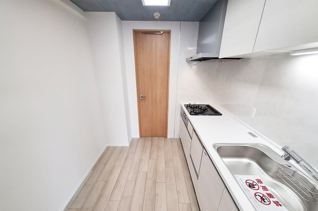 ソフィア泉ヶ丘パークヴェールのキッチン|キッチン：洗面室へとつながる家事動線がスムーズな間取り。