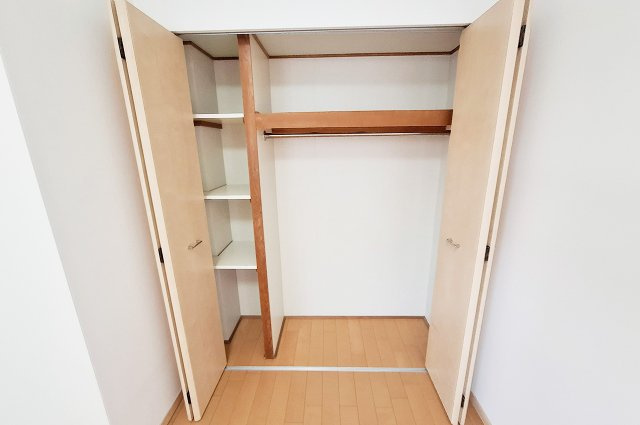 ラフィーナ堺・光明池の収納|洋室1クローゼット