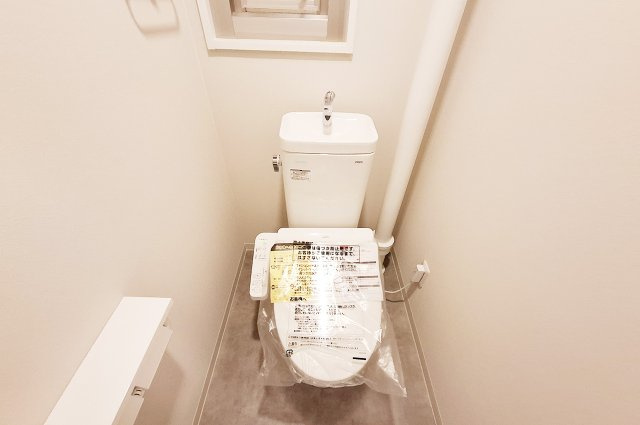 新檜尾台第2次住宅2号棟のトイレ|トイレ：便器・温水洗浄便座を新調済み。