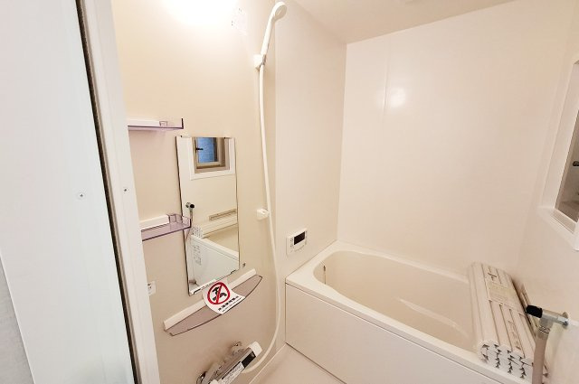 新檜尾台第2次住宅2号棟の浴室|バスルーム：システムバスを新調済み。