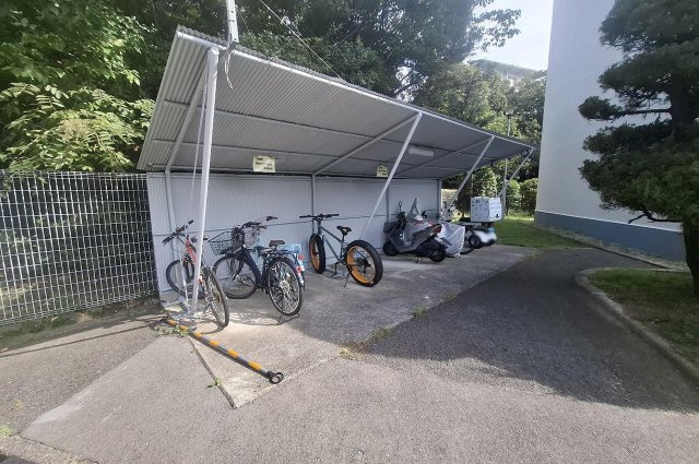 泉北茶山台第一次住宅九号棟の駐輪場|駐輪場