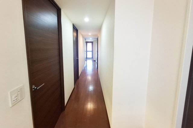 堺・泉北光明池城山公園シンシアの内装|廊下