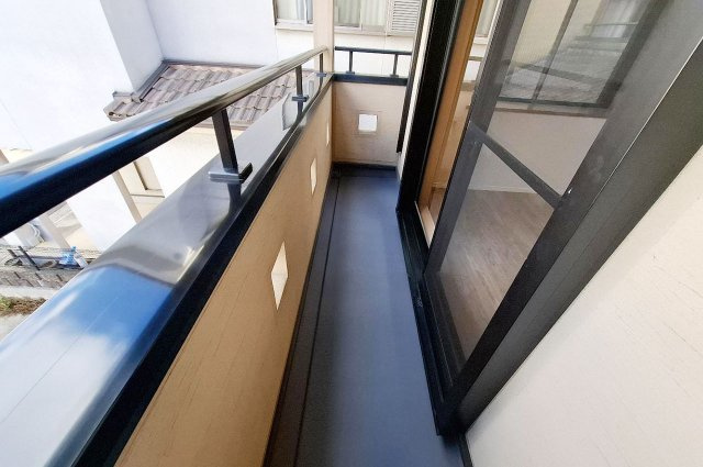 堺市中区福田のバルコニー|洋室（1）から出入りできるバルコニー
