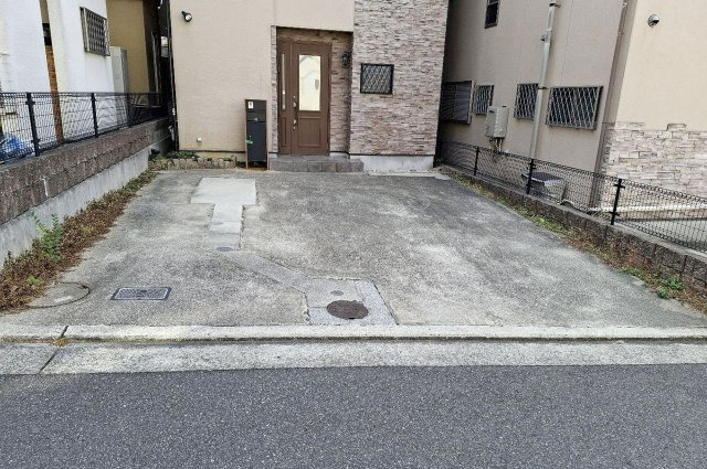 堺市中区福田の駐車場|普通車2台分の駐車スペースがあります。