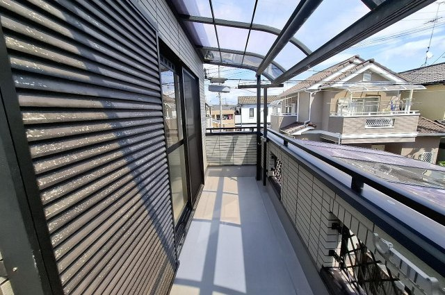 堺市中区深井北町のバルコニー|洋室（2）から出入りできるバルコニー