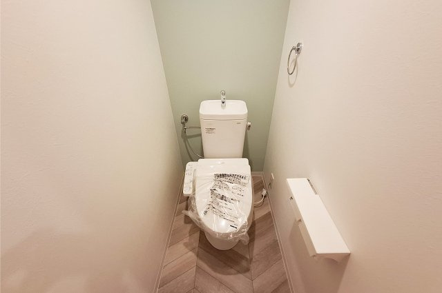 泉北星和台コーポラスのトイレ|トイレ：便器・温水洗浄便座を新調済み。