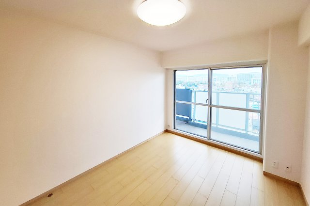 泉北星和台コーポラスの洋室|洋室2：クロスとフローリングを貼替え済み。