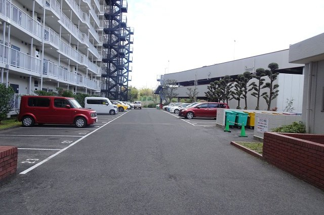 泉北星和台コーポラスの駐車場|駐車場