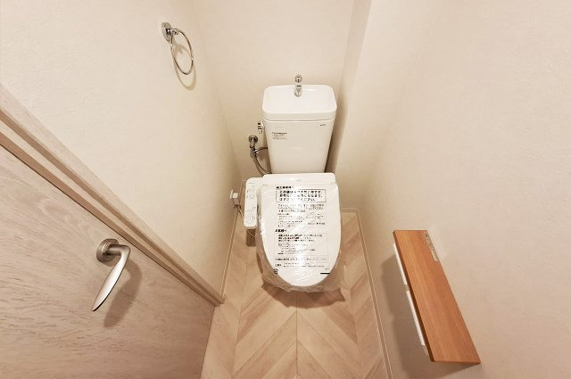 ロイヤルアーク泉ヶ丘のトイレ|トイレ：便器・温水洗浄便座を新調済み。