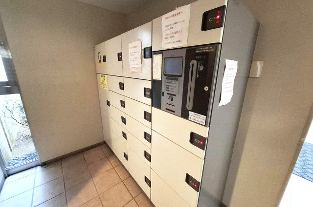 ロイヤルアーク泉ヶ丘の設備|宅配ボックス