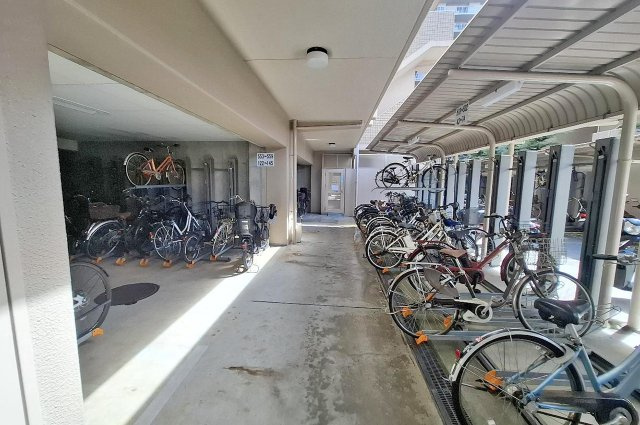 ロイヤルアーク泉ヶ丘の駐輪場|駐輪場