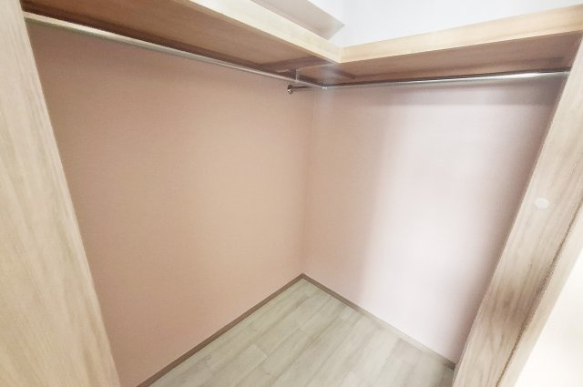 ユニライフ泉北深井駅前の収納|洋室2ウォークインクローゼット