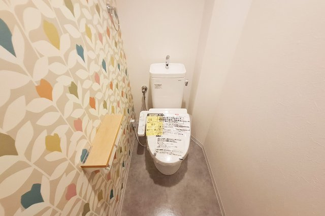 ユニライフ泉北深井駅前のトイレ|トイレ：便器・温水洗浄便座を新調済み。