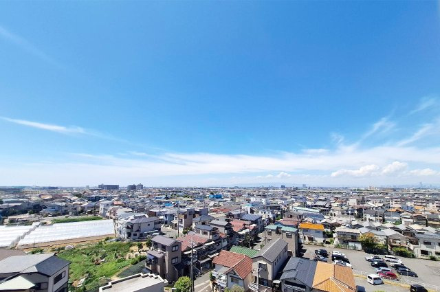 シティパーク北野田の展望|眺望：空の広がりを感じられる開放的な眺望は、季節ごとの移ろいも楽しめる魅力的な環境です。
