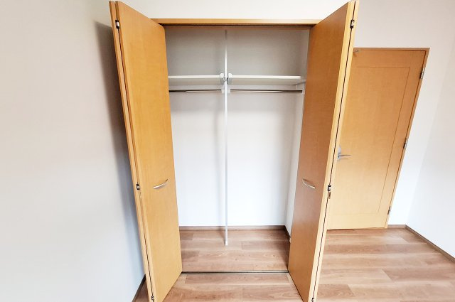 ディーレスティア堺・光明池の収納|洋室3クローゼット：内部はきれいにリフォーム済み。