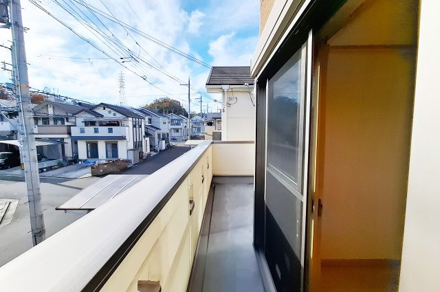 堺市南区御池台４丁のバルコニー|バルコニー：洋室2と洋室3から出入りできます。